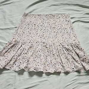 NWT Stellah Cream Patterned Mini Skirt, Size M